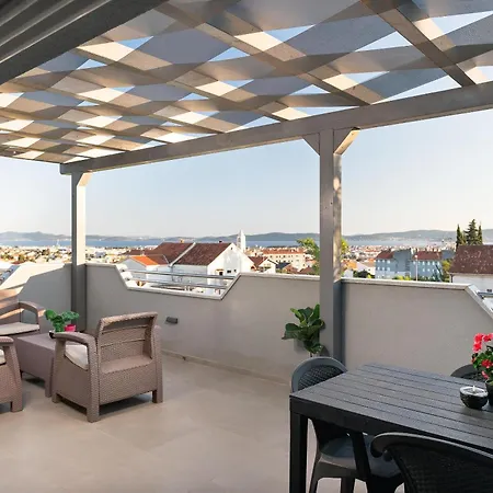 Skyline アパート ザダル