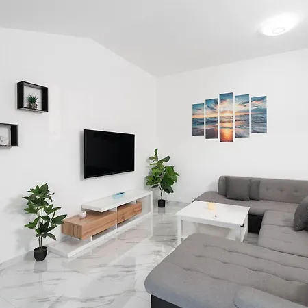 דירה Skyline זאדאר